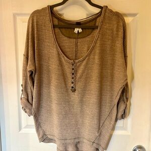 We The Free (by Free People) Taupe and Grey Button-Detail 3/4 Sleeve Top